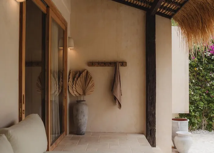 Boho-Chic 3Br Villa With Luxury , 2-Mins To Beach